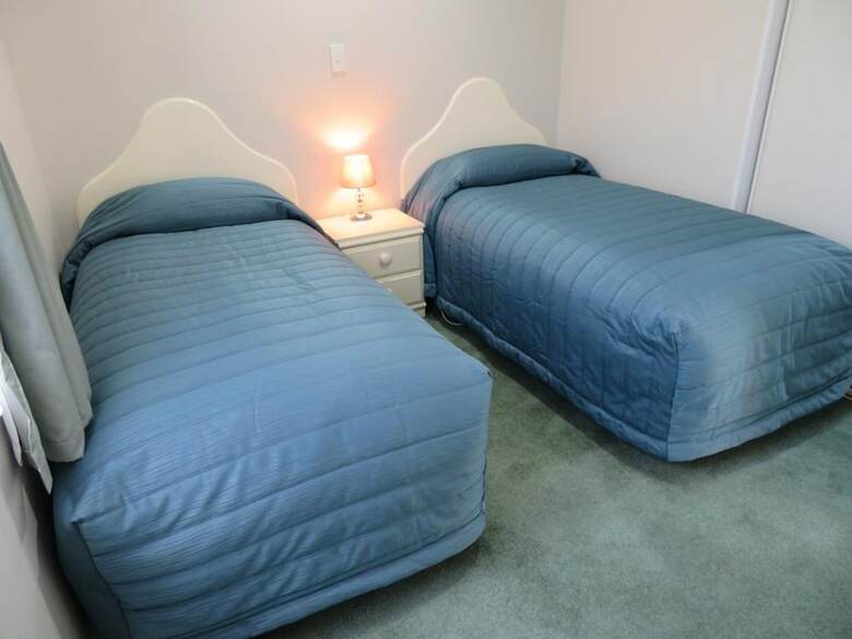 Commodore Court Motel