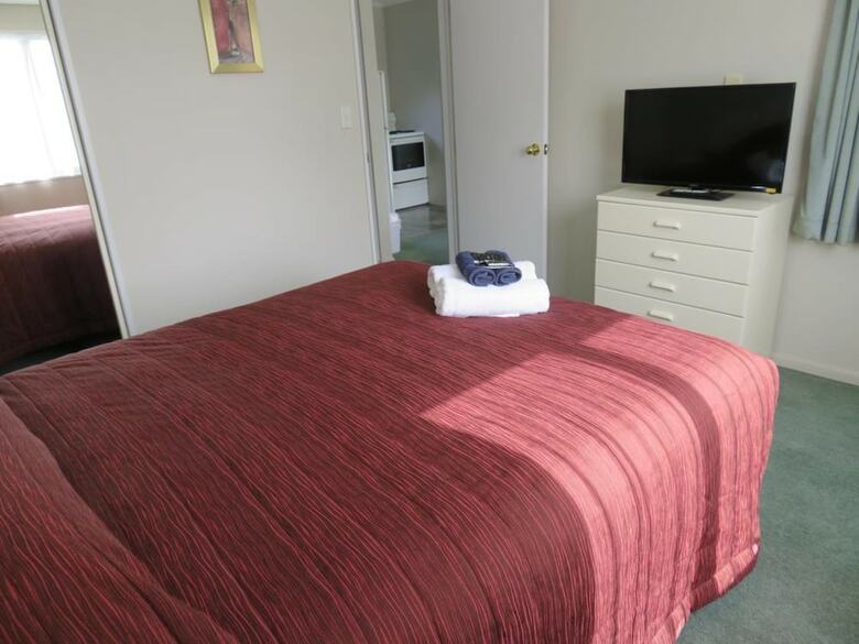 Commodore Court Motel