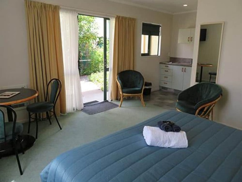 Commodore Court Motel