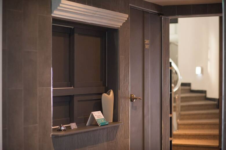Hotel Egg