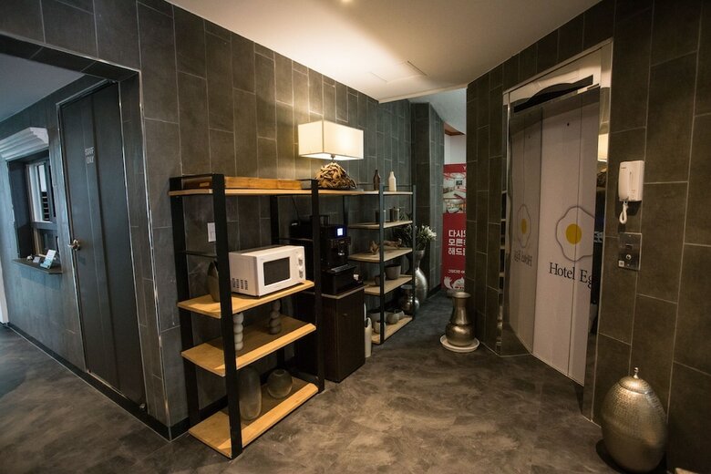 Hotel Egg