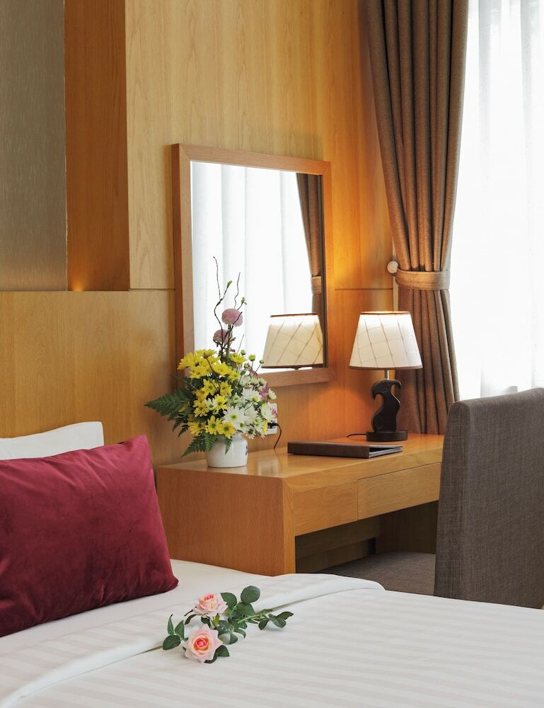 Golda Hotel