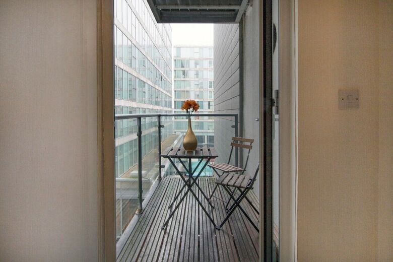 Dazzon Contemporary Apartments