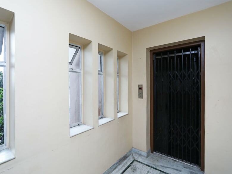 Oyo 15966 Hotel Shivam