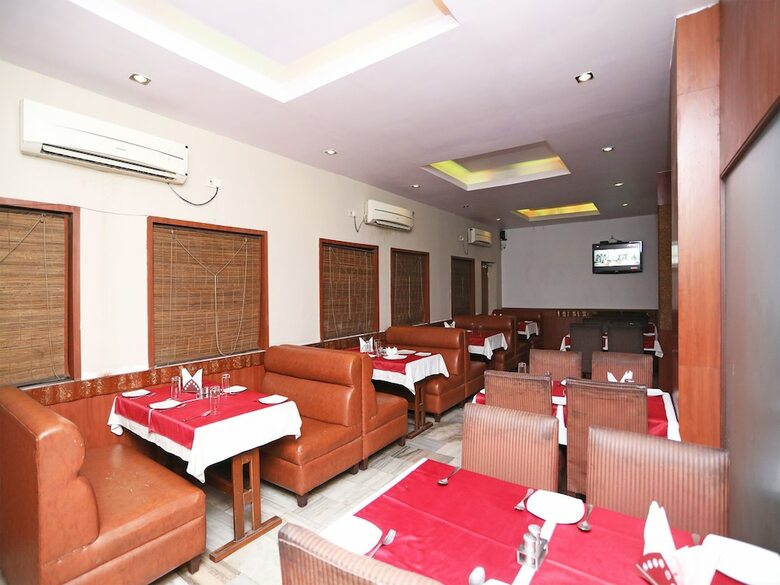 Oyo 15966 Hotel Shivam