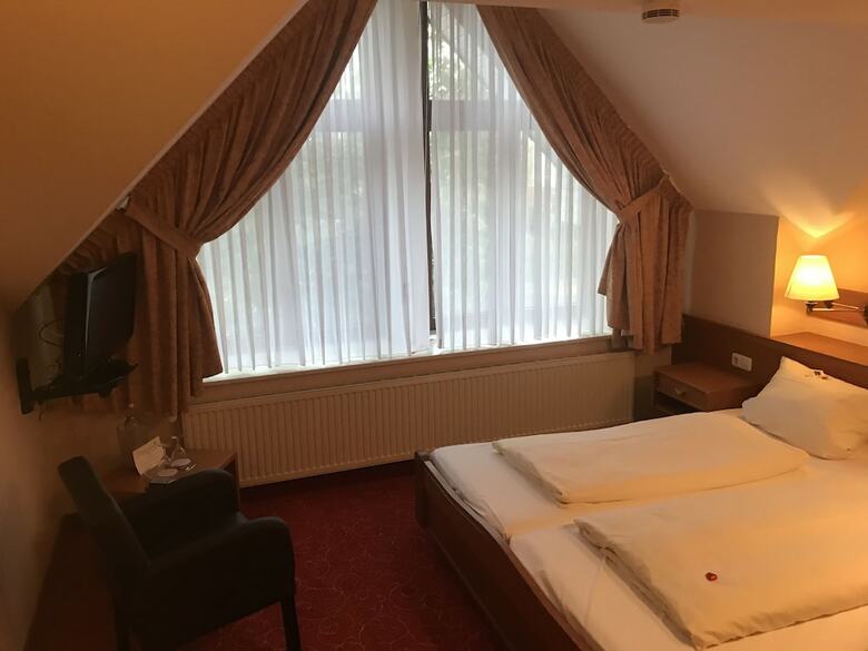 Hotel Zwei Linden - Links Der Elbe