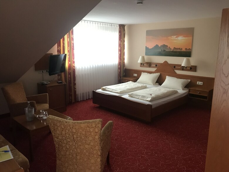 Hotel Zwei Linden - Links Der Elbe