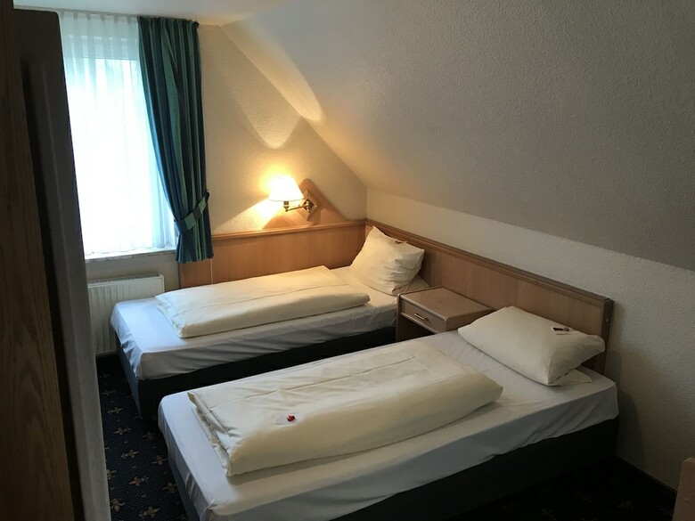 Hotel Zwei Linden - Links Der Elbe