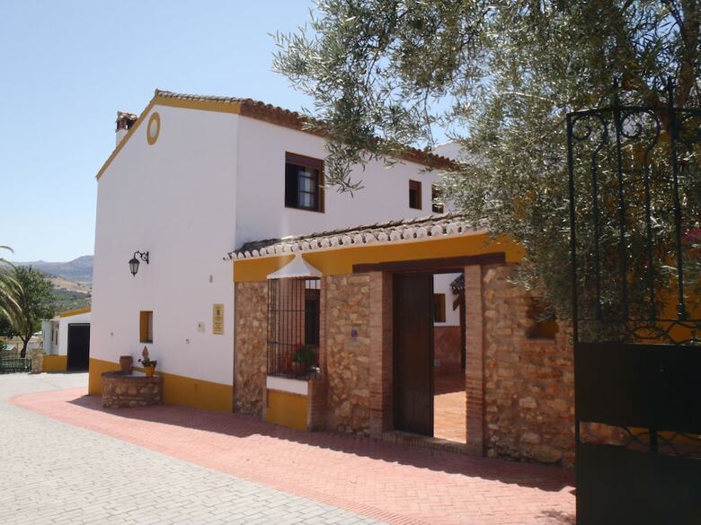 Cortijo Laguna de Espejo