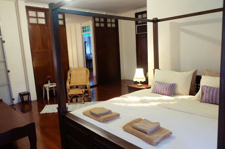Hotel 24 Samsen Heritage House