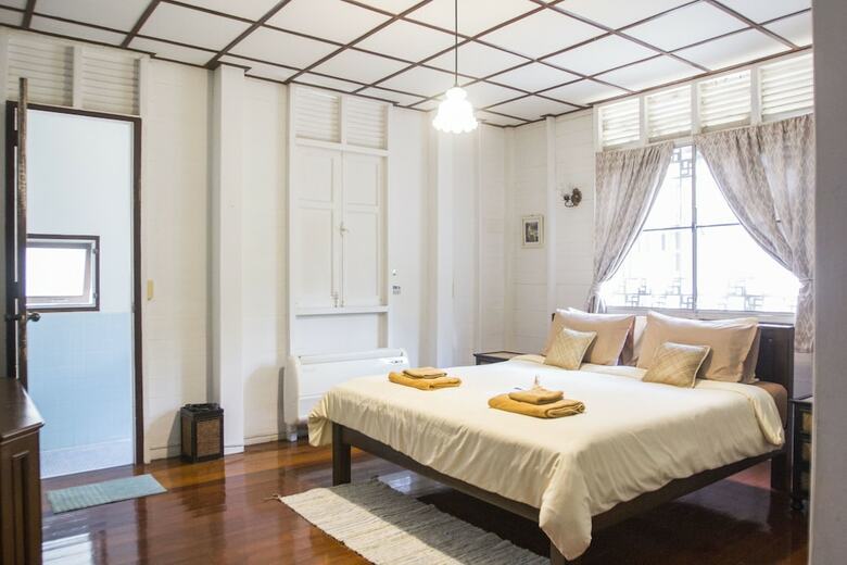 Hotel 24 Samsen Heritage House