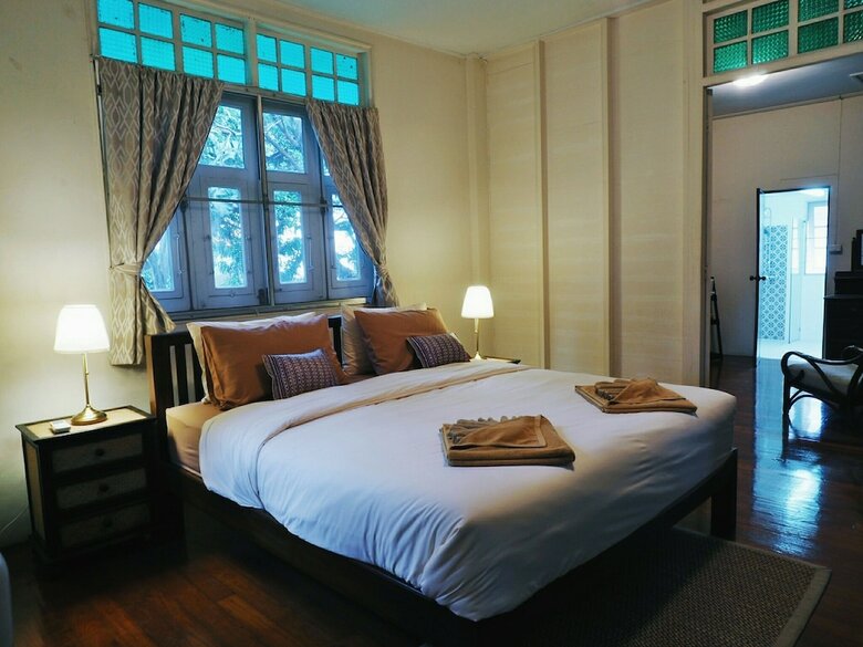 Hotel 24 Samsen Heritage House