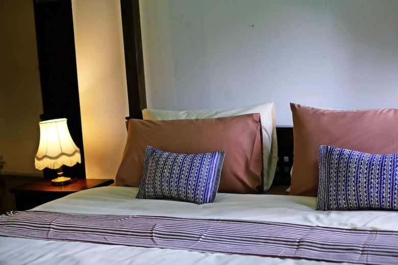 Hotel 24 Samsen Heritage House