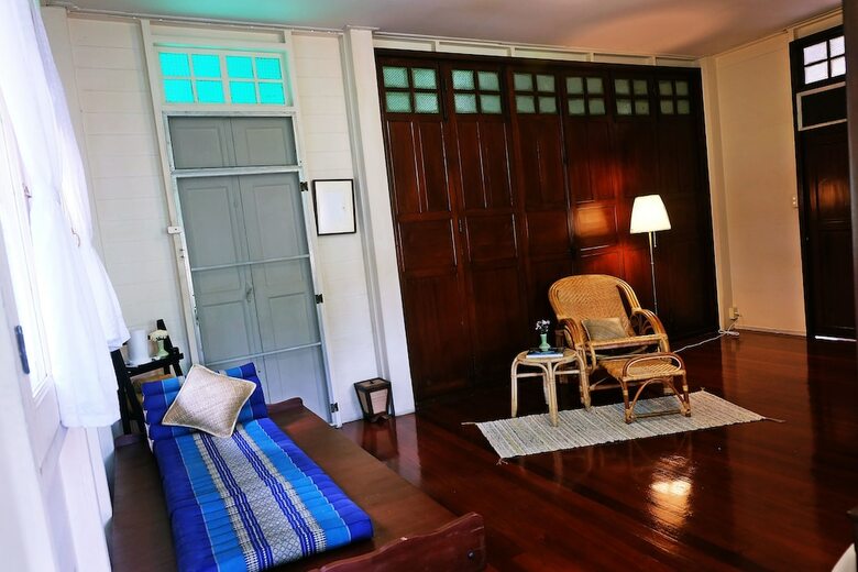 Hotel 24 Samsen Heritage House