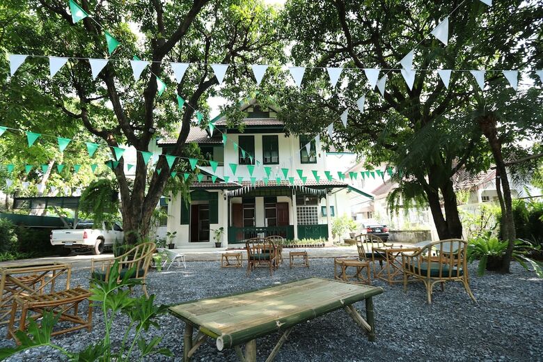Hotel 24 Samsen Heritage House