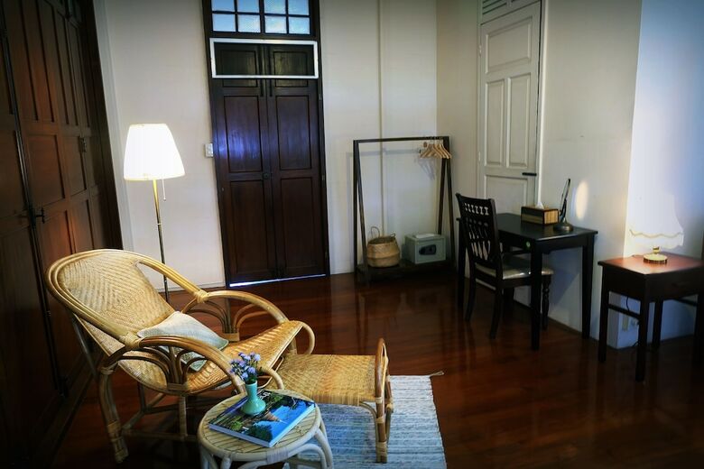 Hotel 24 Samsen Heritage House