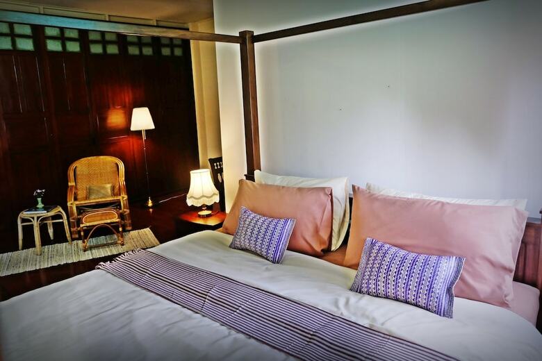 Hotel 24 Samsen Heritage House