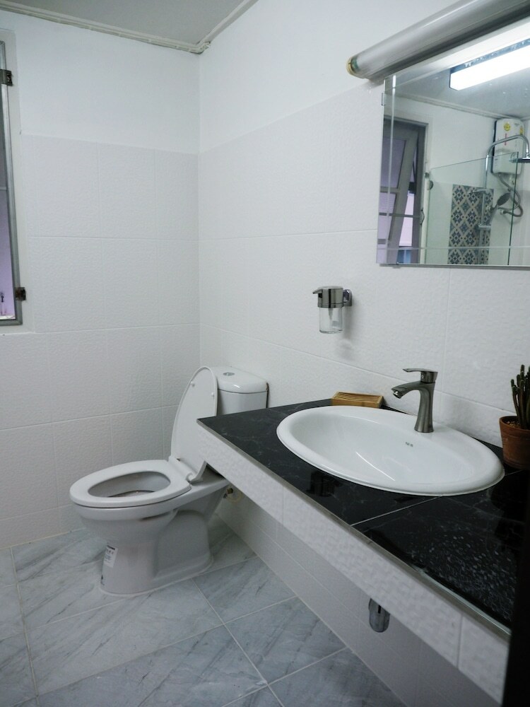 Hotel 24 Samsen Heritage House