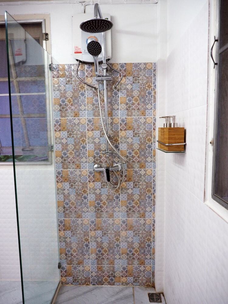 Hotel 24 Samsen Heritage House