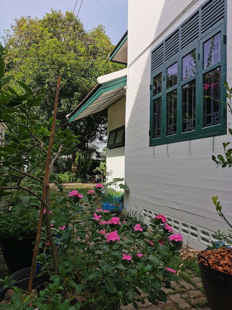 Hotel 24 Samsen Heritage House