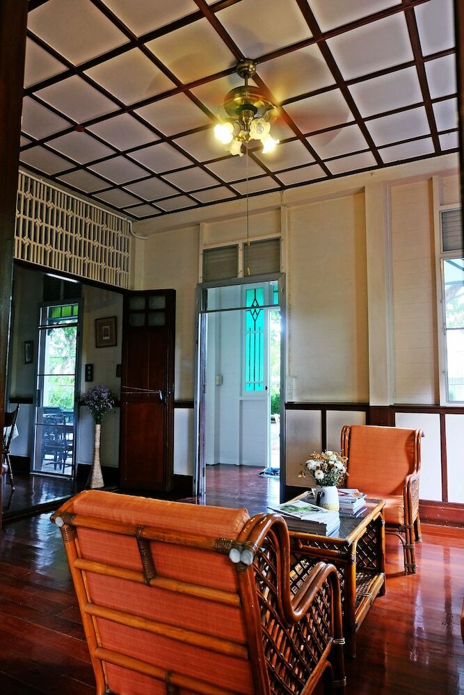 Hotel 24 Samsen Heritage House