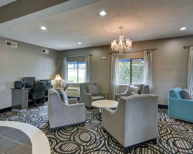 Hotel Quality Inn & Suites