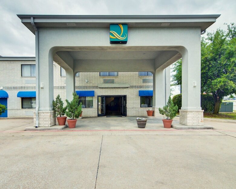 Hotel Quality Inn & Suites