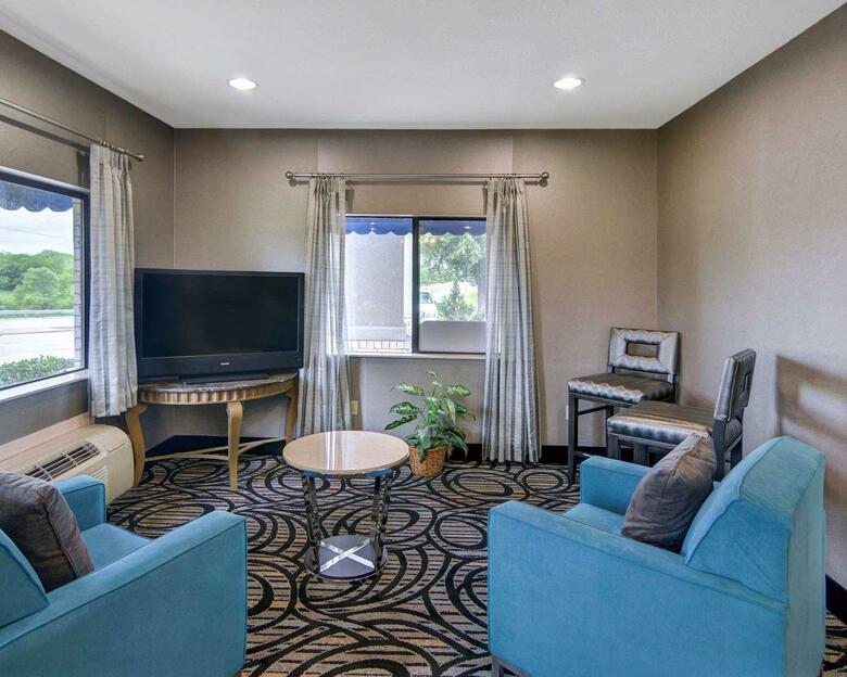 Hotel Quality Inn & Suites