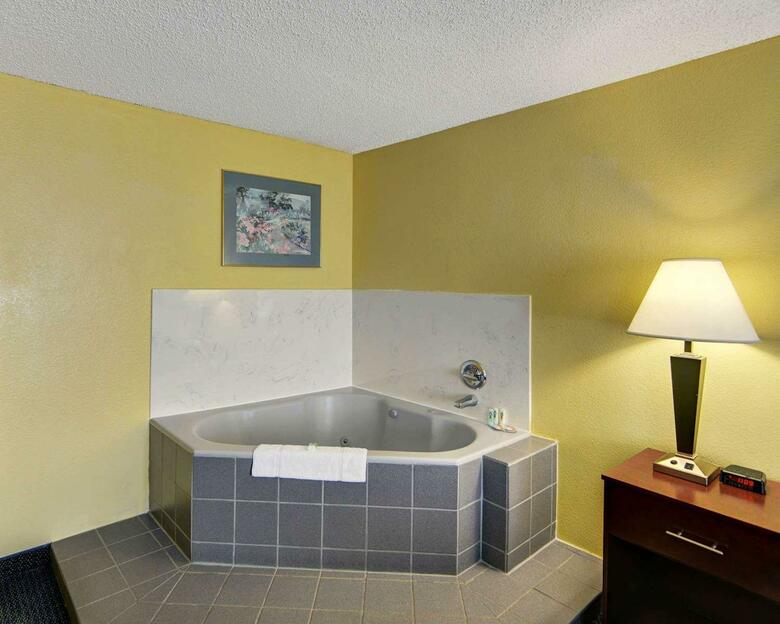 Hotel Quality Inn & Suites