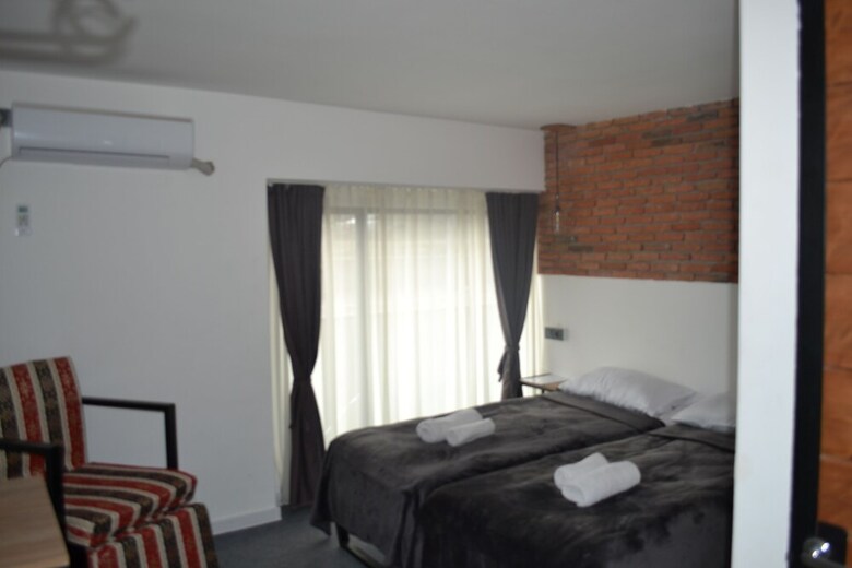 Hotel Baratashvili 12