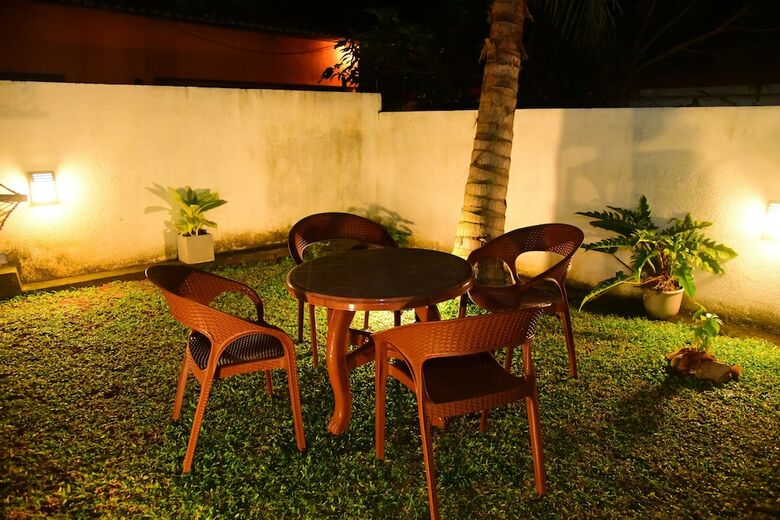 White Villa Airport Transit Hotel