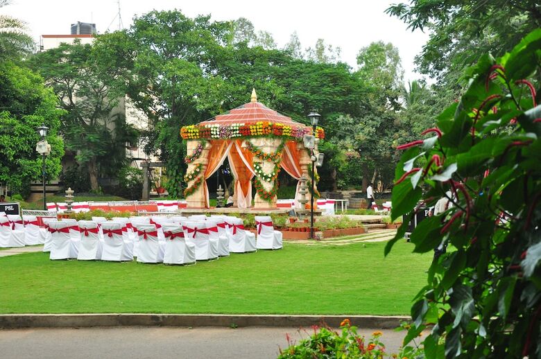 Hotel Aalankrita Resort And Convention