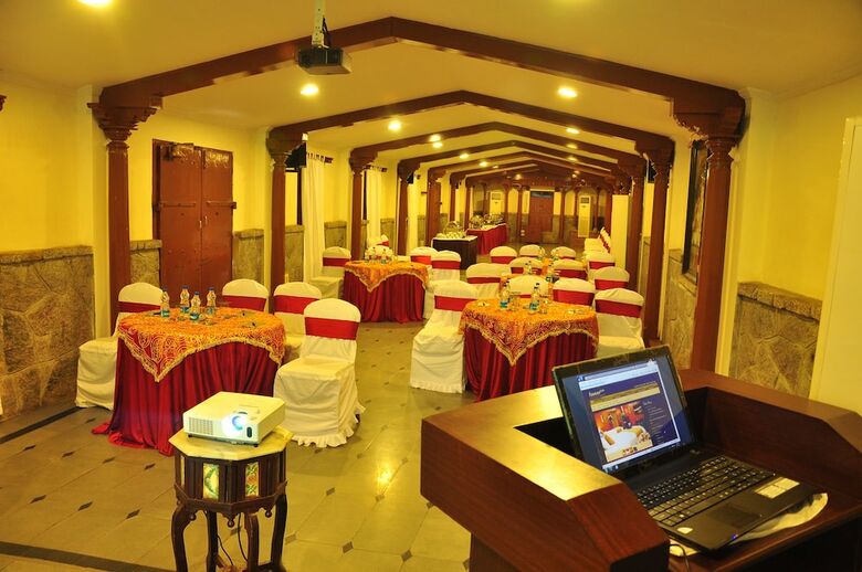 Hotel Aalankrita Resort And Convention