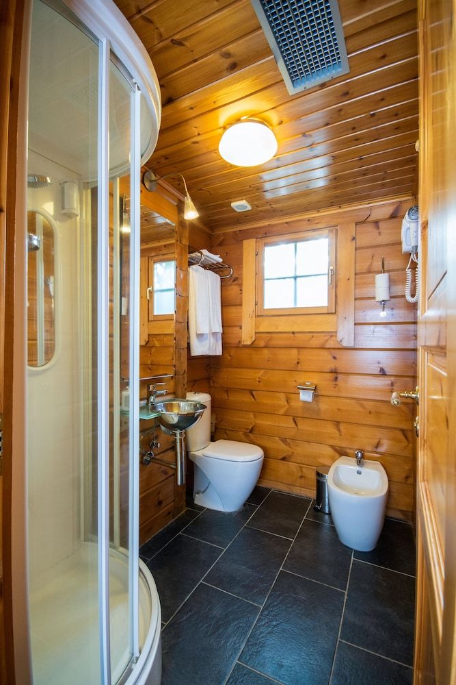 Hotel Accommodation De Salut Somlom