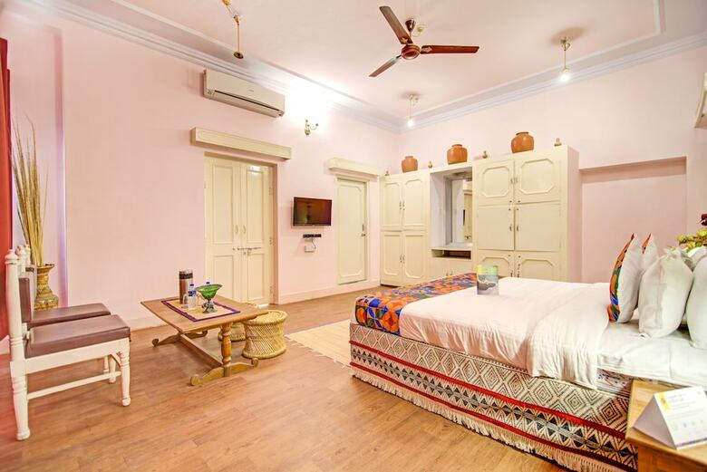 Fabhotel Pink Palace