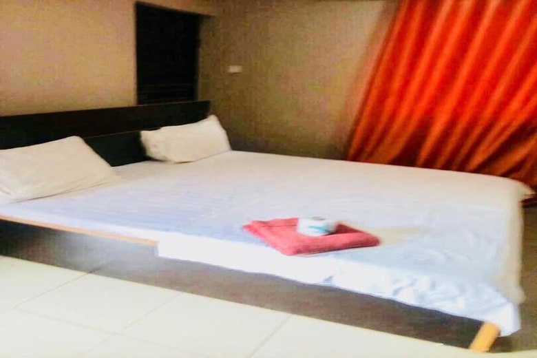Momak 4 Hotel & Suites