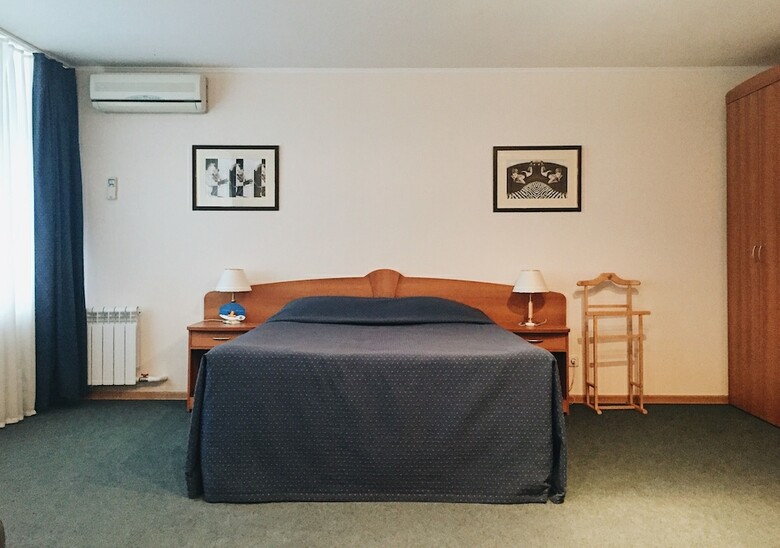 Dis President Hotel