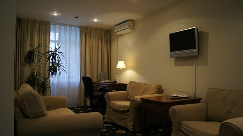 Dis President Hotel