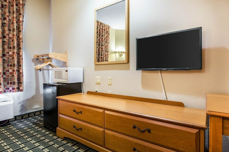 Hotel Econo Lodge Inn & Suites