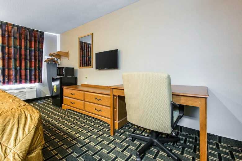 Hotel Econo Lodge Inn & Suites