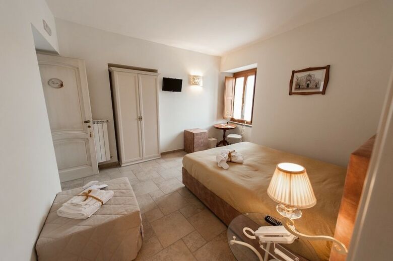 Le Pietre Del Borgo