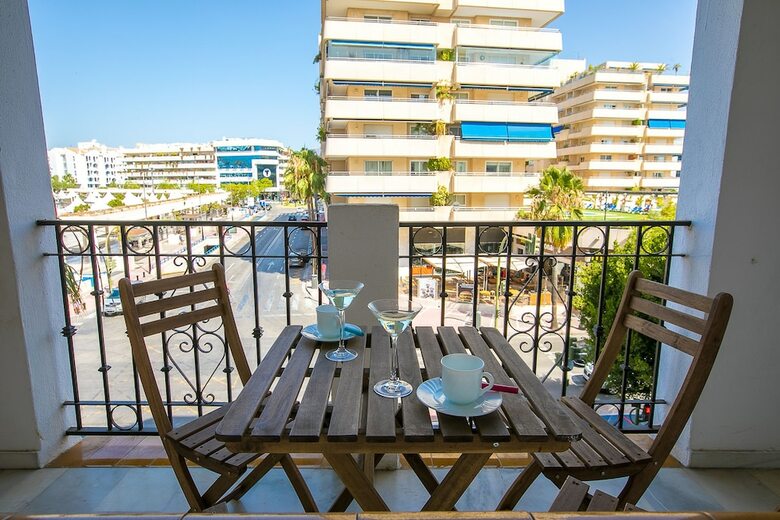 Apartamentos Oleholidays 111 Centro Puerto Ban�s 50 M. Playa