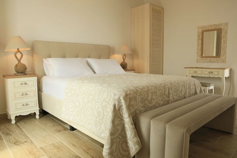 Bed & Breakfast Theasis Luxury Suites