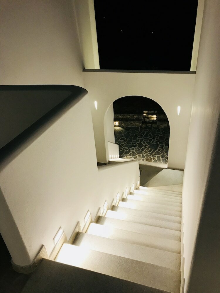 Bed & Breakfast Theasis Luxury Suites