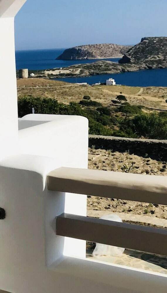 Bed & Breakfast Theasis Luxury Suites