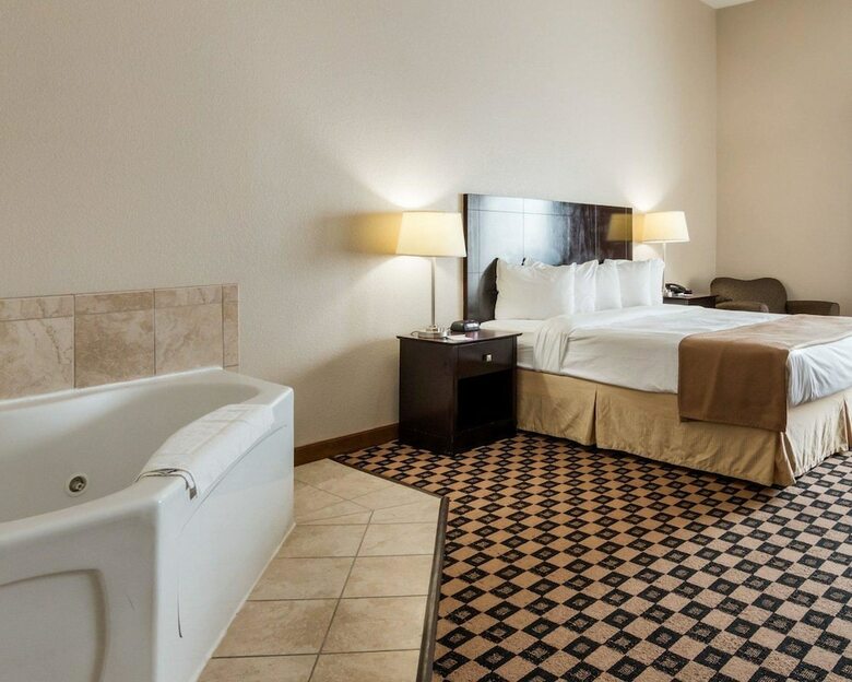 Hotel Quality Inn & Suites