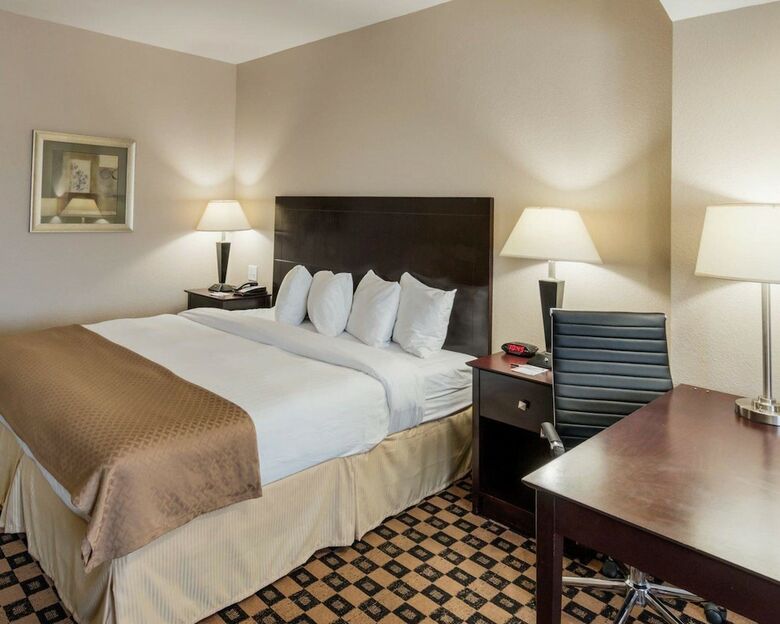 Hotel Quality Inn & Suites