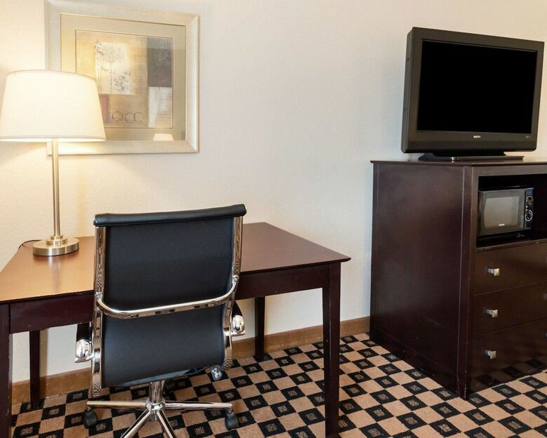 Hotel Quality Inn & Suites