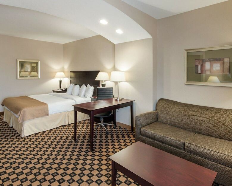 Hotel Quality Inn & Suites