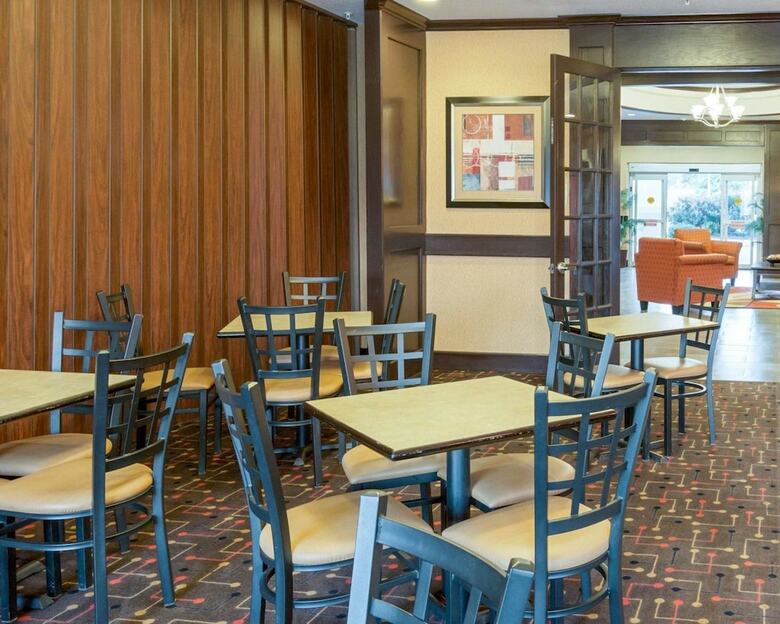 Hotel Quality Inn & Suites